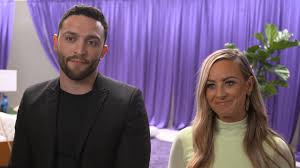 Love Is Blind Jessica Says It Was A Struggle To Rewatch The Show Exclusive Youtube Amber also continued to follow barnett's dog's instagram account. love is blind jessica says it was a struggle to rewatch the show exclusive