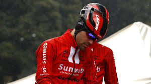 Une semaine après le quadruple vainqueur du tour christopher froome, c'est un autre favori, tom dumoulin le néerlandais tom dumoulin, insuffisamment remis d'une blessure à un genou, déclare forfait pour le néerlandais, vainqueur du giro en 2017 et de trois étapes sur la grande boucle, est. Nach Giro Schock Dumoulin Verpasst Tour De France Eurosport