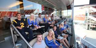 1,584 teams fighting for a right to hoist the horn. Levi S Stadium To Host Second Annual Yahoo Sports Fantasy Football Draft Party Levi S Stadium