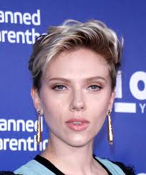 Be inspired by scarlett johansson's short hair styles. 20 Scarlett Johansson Hairstyles Hair Cuts And Colors