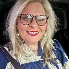 Jodi Barnhart's Instagram, Twitter & Facebook