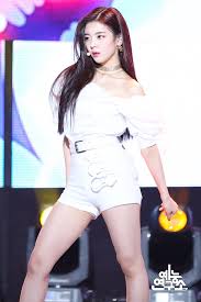 When a stood up for her friend by. Mnet Countdown Itzy Dalla Dalla Itzy Jyp Itzdifferent Itzyyeji Yeji Itzylia Lia Itzygif Itzywallpaper Itzyicon Itzyedit Aktris Selebritas Gambar