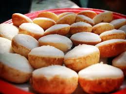Jika keliru mengolah maka hasilnya akan hambar dan bahkan tidak sedap. Cara Membuat Kue Apem Yang Empuk Dengan 7 Bahan Saja Lifestyle Fimela Com