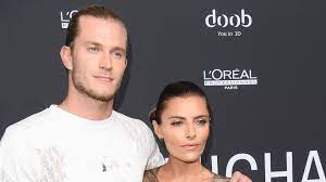 María del mar molar y loris karius, mimosos en mykonos. Zuruck In Berlin Loris Karius Mit Neuer Flamme Beim Dinner Promiflash De