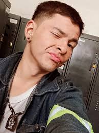 Lo recuerdo como si fuera hoy 😍😍 El primer beso 😘 el primer abrazo 🫂  Guarde todo en mi memoria para recordar Siempre 3l comienzo de nuestro amor  ❤️ Desde q llegaste