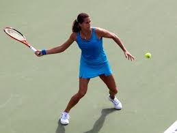 Accessoire de tennis instrument du joueur de tennis instrument indispensable aux joueurs de tennis pour frapper une balle sans elle, on ne. Comment Trouver Le Meilleur Moment Pour Frapper La Balle En Coup Droit Au Tennis Blog Tennis Concept