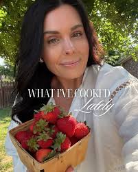 Creamy Chicken Tortellini Soup (Slow Cooker Option) 🔗  https://healthylittlepeach.com/creamy-chicken-tortellini-soup-recipe/  #crockpotrecipes #crockpot #chickenrecipes #familymeals #familyrecipes  #fallrecipes #comfortfood #southernrecipes #glutenfree ...