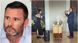 Funérailles de l'ancien Diable rouge Cédric Roussel à Mons : sa fille Thaïs  lui rend un vibrant hommage en chanson