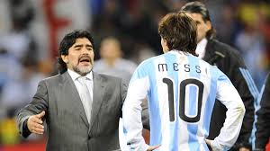 Ich habe einen großen freund verloren, und die welt . Pele Vergleicht Lionel Messi Mit Diego Maradona Und Kritisiert Neymar