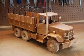 Pin De Plinio Guerrero En Carros Caminhoes E Tratores De Madeira Cars Trucks And Wooden Tractors Camion De Madera Coches De Madera Proyectos De Madera Para Ninos