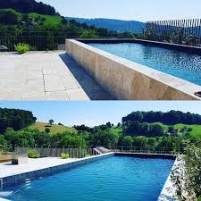 Ein Pool Der Ganz Ihrem Traum Entspricht Vita Bad Ag Plant Ihn In Schweizer Qualitat Nach Mass Vita Bad Ag Erfull Schwimmbad Bauen Schwimmbader Swimmingpool