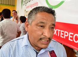 Se destapa Andrés Santiago Parada