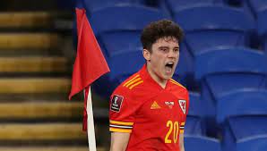 Todas las estadísticas de daniel james en la temporada 2020/2021: Watch Man Utd S Dan James Nets Late Winner For Wales With Towering Header Planet Football
