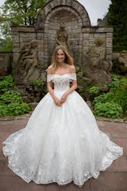 Gibt es auch brautkleider mit farbigen details? Callista Hochzeit De