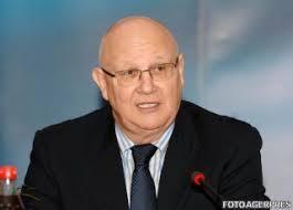 He previously served minister of defense from 2000 to 2004. Ioan Mircea PaÈ™cu VicepreÈ™edinte Al Parlamentului European SugereazÄƒ CÄƒ Furtunile De La Noi Sunt Provocate De RuÈ™i Care Vor SÄƒ AibÄƒ Vreme BunÄƒ Pentru Cupa MondialÄƒ Hotnews Mobile