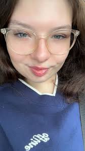 hey i'm hannah im from upstate ny (518) i like to fish, read, and ride  horses. im looking for friends (or a relationship) to hang out with or just  talk to. my