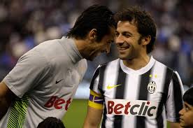 This biography profiles his childhood, life, football career, achievements and timeline. Juventus Turin Beschaftigungstherapie Fur Del Piero Fussball Faz
