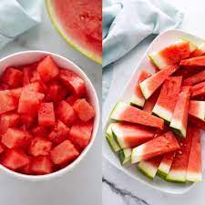 Guidecentral is a fun and visual way to discover diy ideas learn new skills, meet amazing people who share your passions and even upload your own diy guides. How To Cut A Watermelon How To Cut A Watermelon Into Cubes Or Spears