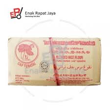 Air mawar, air melati, parutan pepaya, wortel, bengkoang, apokat dll. Tepung Flour