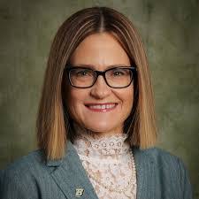 Kelli Smith's Instagram, Twitter & Facebook