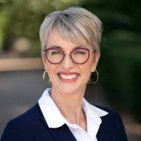 Janice Darling's Instagram, Twitter & Facebook