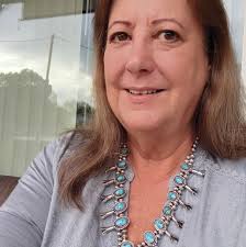 Are there Mexican restaurants in Brevard with fluffy sopapillas served with  honey?