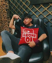 Derya Sarac Adli Kullanicinin Bekosumm Panosundaki Pin 2020 Fenomenler Muzik Alintilari Fotograf