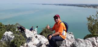 Bukit batu putih terletak di tanjung tuan, melaka. Mohd Faiz Bin Abdul Manan Bukit Batu Putih