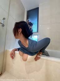 Instagram – T H I C C – Asian – Taiwanese – infini_abc | Katherine 劉 萱 –  Nude - Photo 4