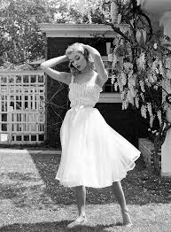 1950 S Vintage Black And White Woman Portrait Women In 1940 1950s In Black And White Photos By Nina Leen 1950s Fashion Photography Fashion Photography Fashion