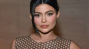 Kylie jenner before getting veneers, in 2011. Kuwtk Kylie Jenner Recalls A Guy Made Her Feel Unkissable Before Getting Lip Fillers Programminginsider