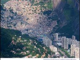 Resultado de imagem para favela da rocinha imagens