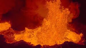 Strokkur's volcano in eruption in iceland! O Melhor Uso Para Drones No Planeta Filmar Vulcoes Ativos Vulcao Em Erupcao Atividades De Vulcao Vulcao