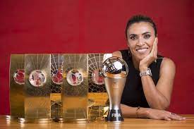 Foi bola de ouro em 2004 e 2007 e chuteira de ouro em 2007. Marta Da Infancia Pobre Ao Estrelato Mundial Caldeirao Do Huck Gshow