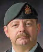 THE CANADIAN GUNNER L'ARTILLEUR CANADIEN