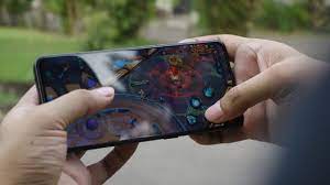 Banyak yang ingin hp gaming 2 jutaan yang bisa dioptimalkan bermain game seperti aov, mobile legends, free fire hingga pubg mobile kan? Rekomendasi Hp Gaming Terbaik Harga Rp 2 Jutaan Untuk Tahun 2019 Gadgetren