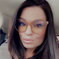 Kristin Lefever's Instagram, Twitter & Facebook