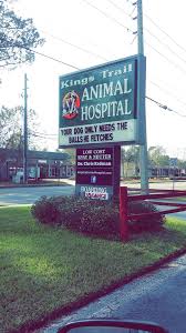 The vet at this hospital is finding it hard to make friends. 18 Hilarious And Real Veterinary Signs Found Around The Country Barkpost