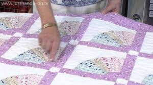 The fan bodies are pieced as is the background. Grandmother S Fan And Dresden Plate Blocks With Valerie Nesbitt Taster Video Youtube
