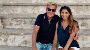 Bohlen lives in the village of tötensen near hamburg. Dieter Bohlens Freundin Carina Kummert Sich Um Sein Geld Promiflash De