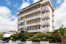 Informiamo la clientela che la reception dello stabilimento balneare osserverà il seguente orario: Pensionen In Marina Di Pietrasanta Italien Ab 39 50 Nacht