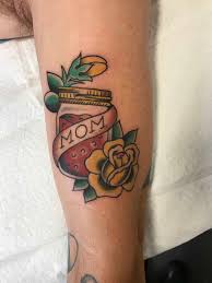 I regularly travel to new york city and other cities for conventions around the world to tattoo. 808 Tattoo Tattoo Studio Tattoodo