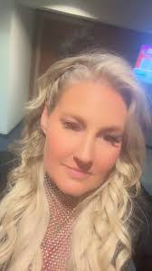 Jennifer Fort's Instagram, Twitter & Facebook