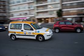 En el año 2006 se estableció que cada 7 de mayo se festejaría en nuestro país el día del taxista. Taxis Paran Todo El Lunes En El Marco Del Dia Del Taxista