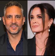 PLEASE DON'T THROW HATE ON ALDEN' Maine Mendoza addressed the buzz  surrounding her recent podcast episode where she admitted to falling in  love with Alden Richards during their “Kalyeserye” days.