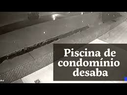Vários pedaços da piscina ficaram espalhados pela calçada. Tpst7spnu9hj6m