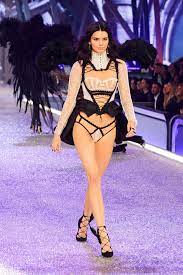 Reality kendall jenner modeling career: Grosse Gewicht Co Das Sind Die Masse Der Stars Gala De