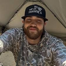 Alex Flake's Instagram, Twitter & Facebook