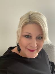 Karla Ott's Instagram, Twitter & Facebook