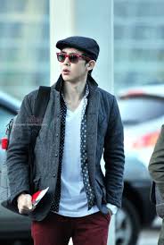 The best gifs are on giphy. 2pm Nichkhun Airport Fashion Men Street Fashion Fashion Seoul Fashion Week